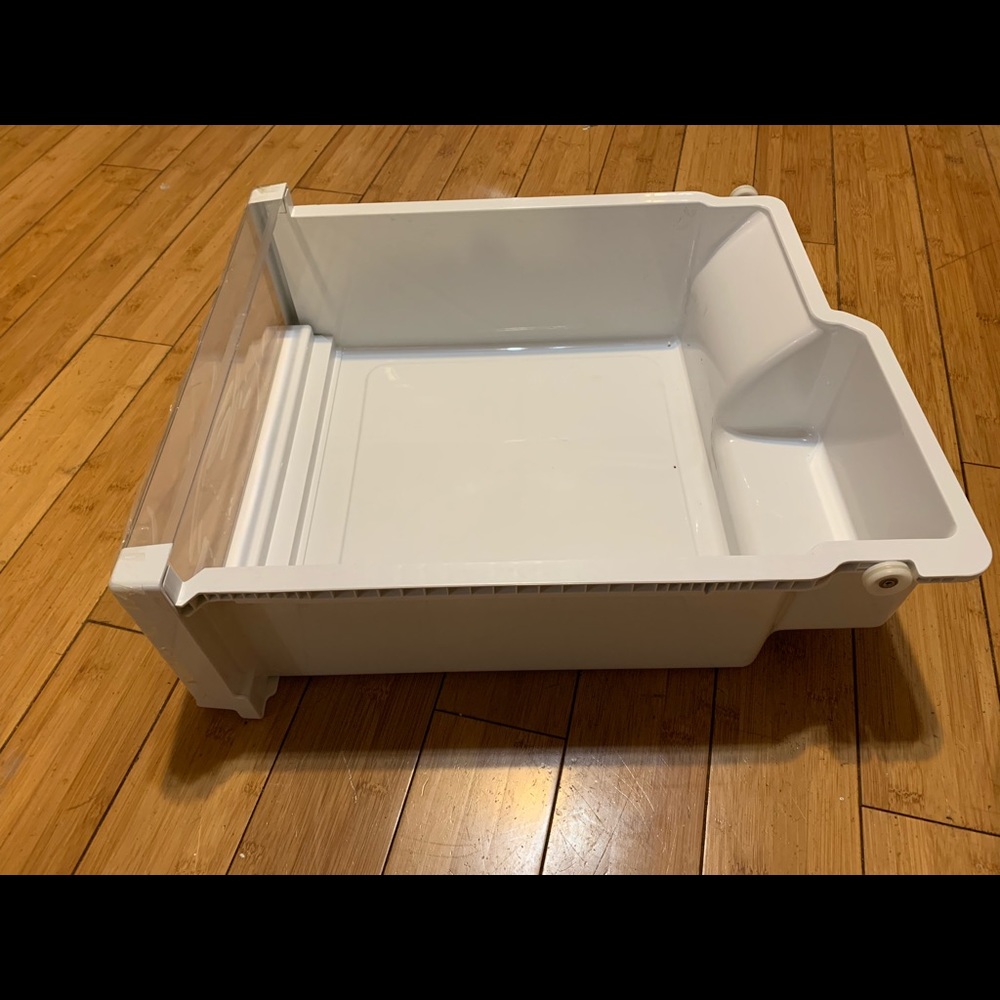 GE Cafe refrigerator vegetable pan assembly-right